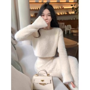 See models Advanced sense of soft sticky small perfume mink velvet knitted sweater set female fall and winter celebrity temperament half-body skirt two-piece set