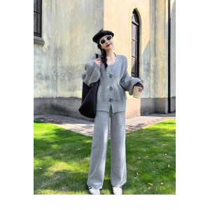 Welcome agent agent sales 2024 fall and winter new sweater jacket + undershirt + wide-legged pants heavy rhinestone knitted cardigan women's suit thickened three-piece set